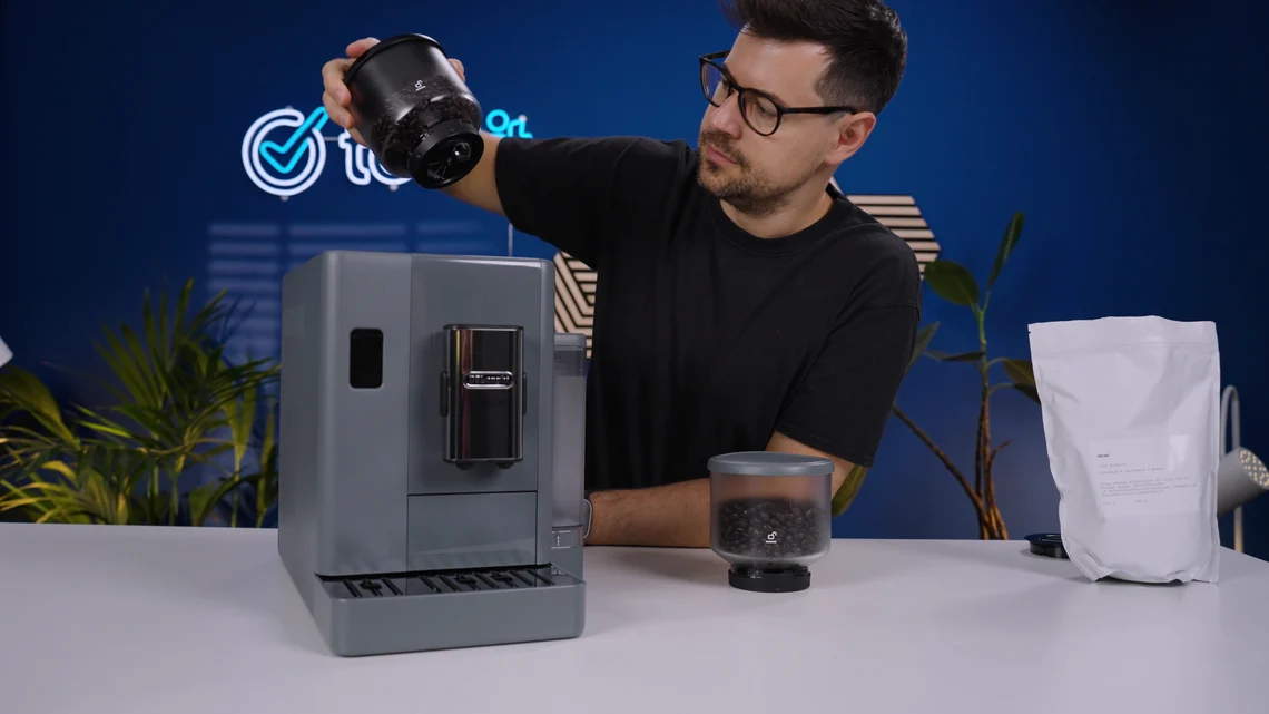 Zwei Bohnenbehälter: Dadurch kannst du z.B. abends eine mildere Bohne genießen.