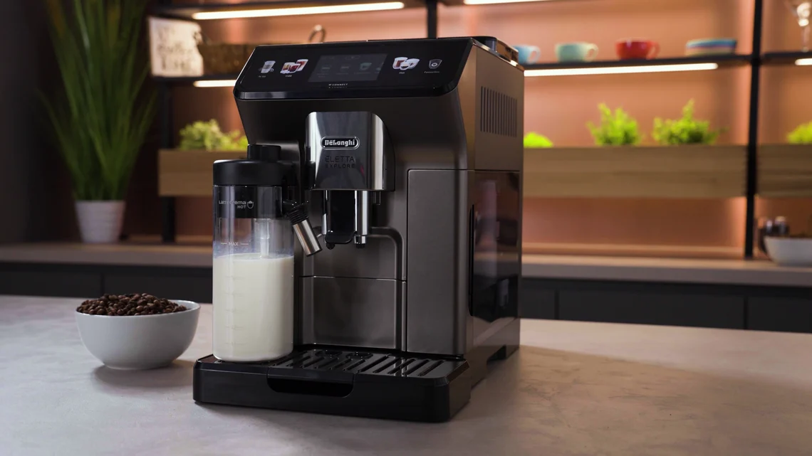 Das Gehäuse besteht zwar überwiegend aus Kunststoff, trotzdem macht die Maschine einen hochwertigen Eindruck.