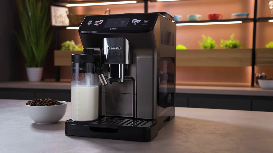 Stimmiges Gesamtpaket: Die De'Longhi Eletta Explore ist für uns aktuell der beste Kaffeevollautomat unter 1.000 Euro.